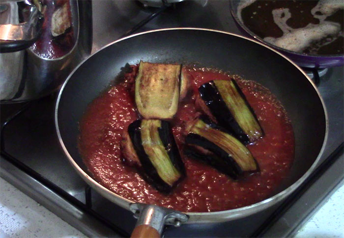 Parmigiana sicilese di melanzane (v)